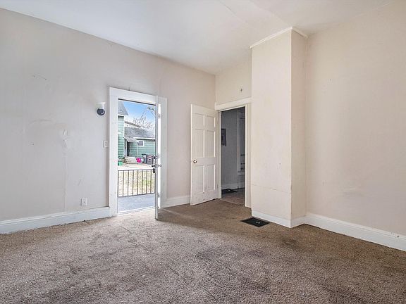 5th image of 524 Vistula St