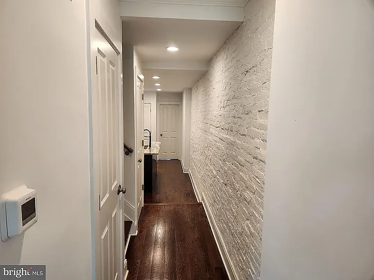 2112 E Fayette St — Photo 3