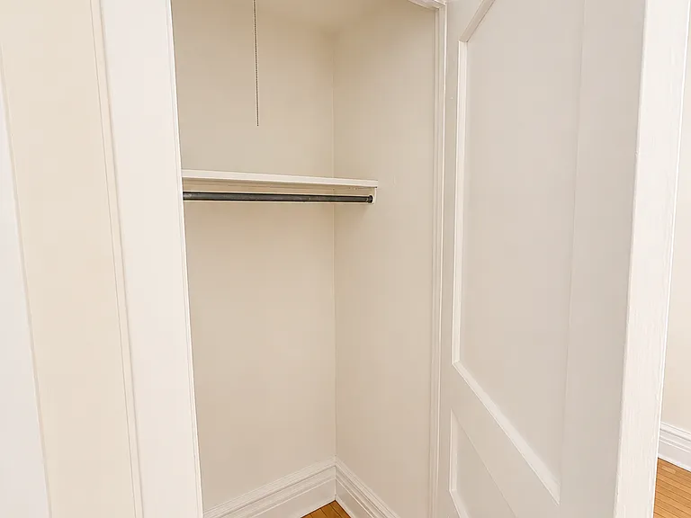 3rd bedroom has 2 closets. This is 1 of them