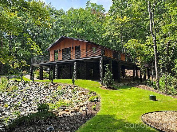 4th image of 272 Blue Bird Rd