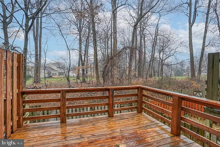 807 Stockbridge Dr — Photo 15