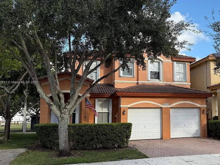 8675 NW 109th Ct — Photo 5