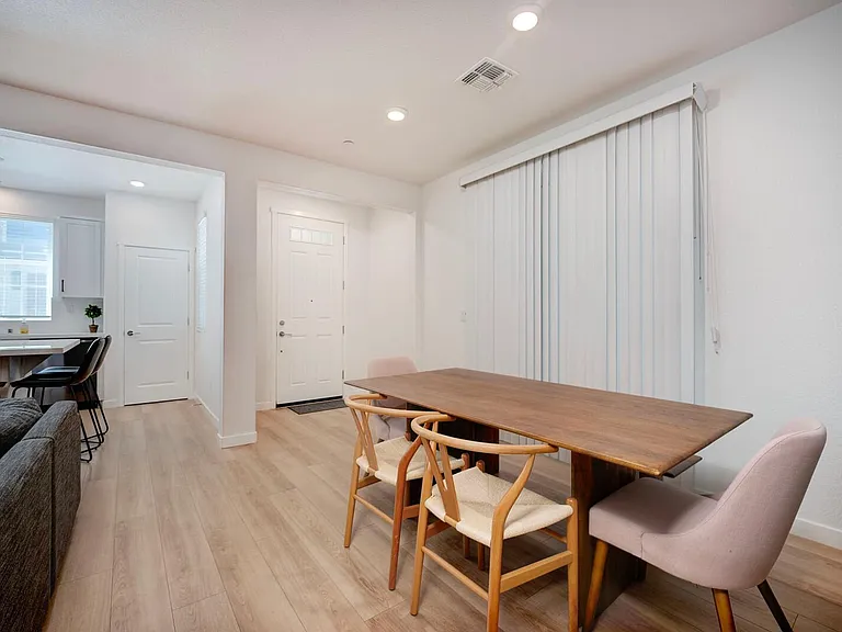 3296 Chickadee Ct — Photo 10