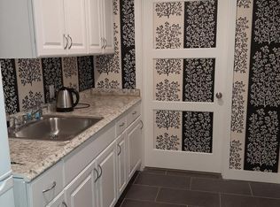 5016 Doman Ave, Tarzana, CA 91356