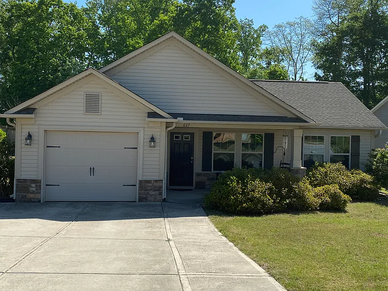 627 Fountainbrook Ln — Photo 1