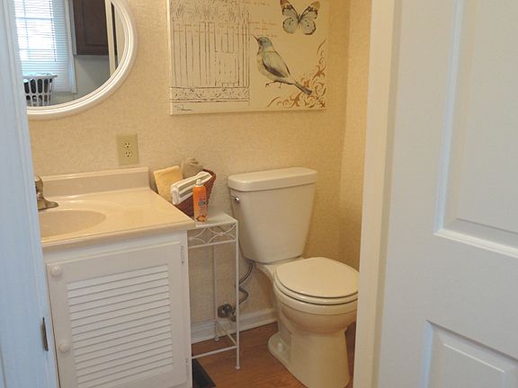 4th image of 1548 Brookpark Dr