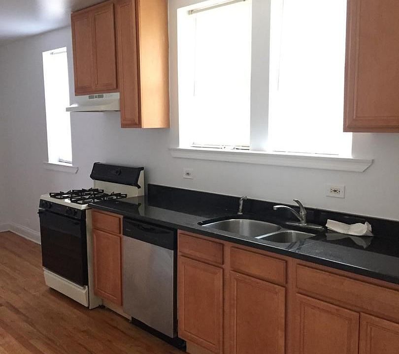 1st image of 4104 W Wabansia Ave APT 3W
