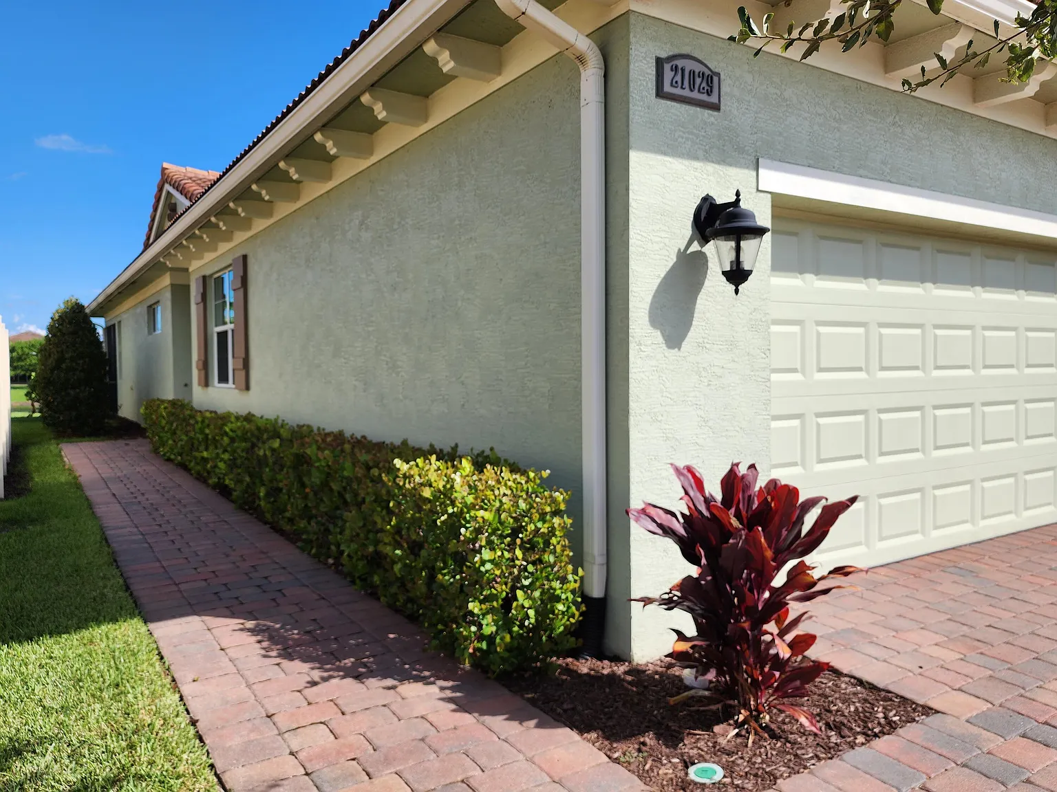 2 bed, 2.0 bath, 1620 sqft, $2,800 — Photo 3