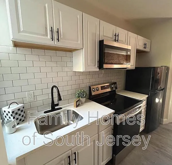 3205 Latona St — Photo 11