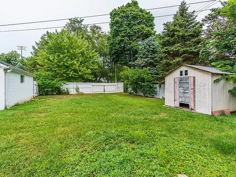 493 Barkley Dr — Photo 25