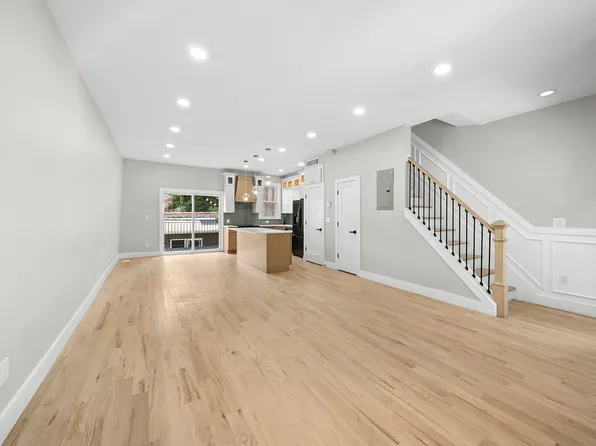 27 Monaco Place image 3 of 14