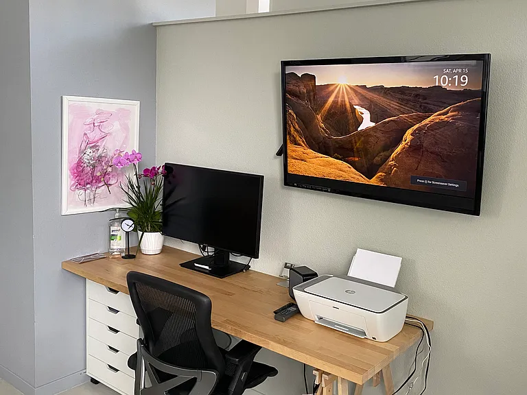 Fully functioning workspace for your laptop