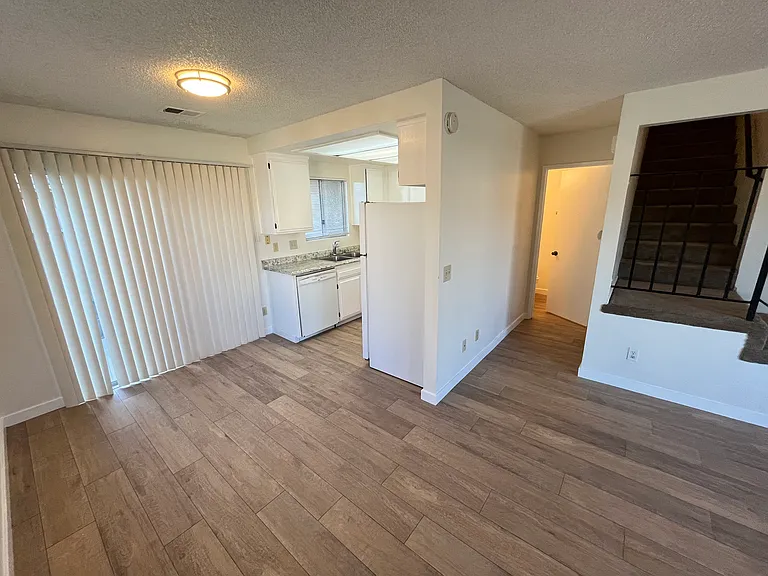 616 Summerwood Ln #1 — Photo 5