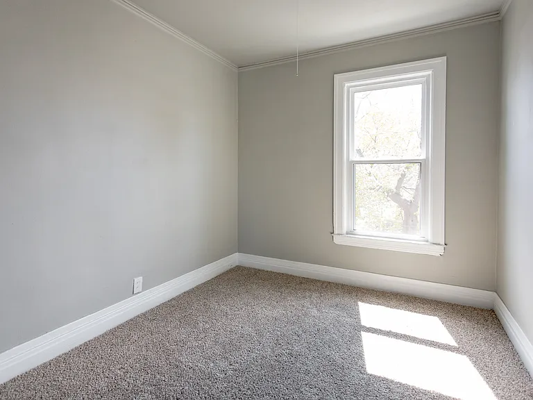 4634 Howard St — Photo 10