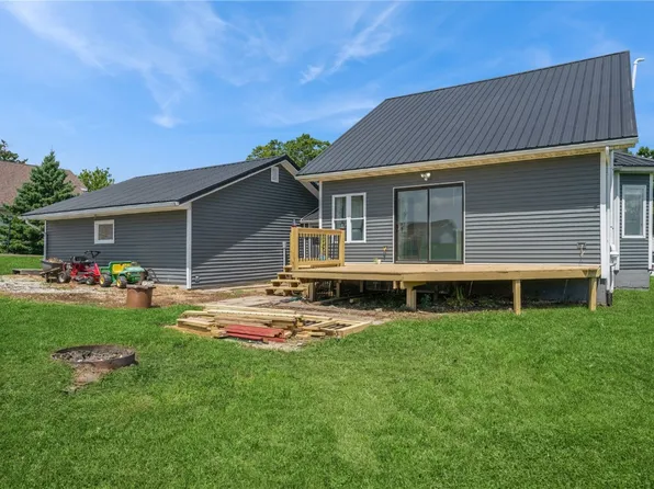 111 Maple St, Luzerne, IA 52257