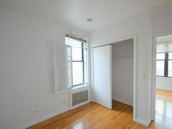 3rd image of 500 W 148th St
