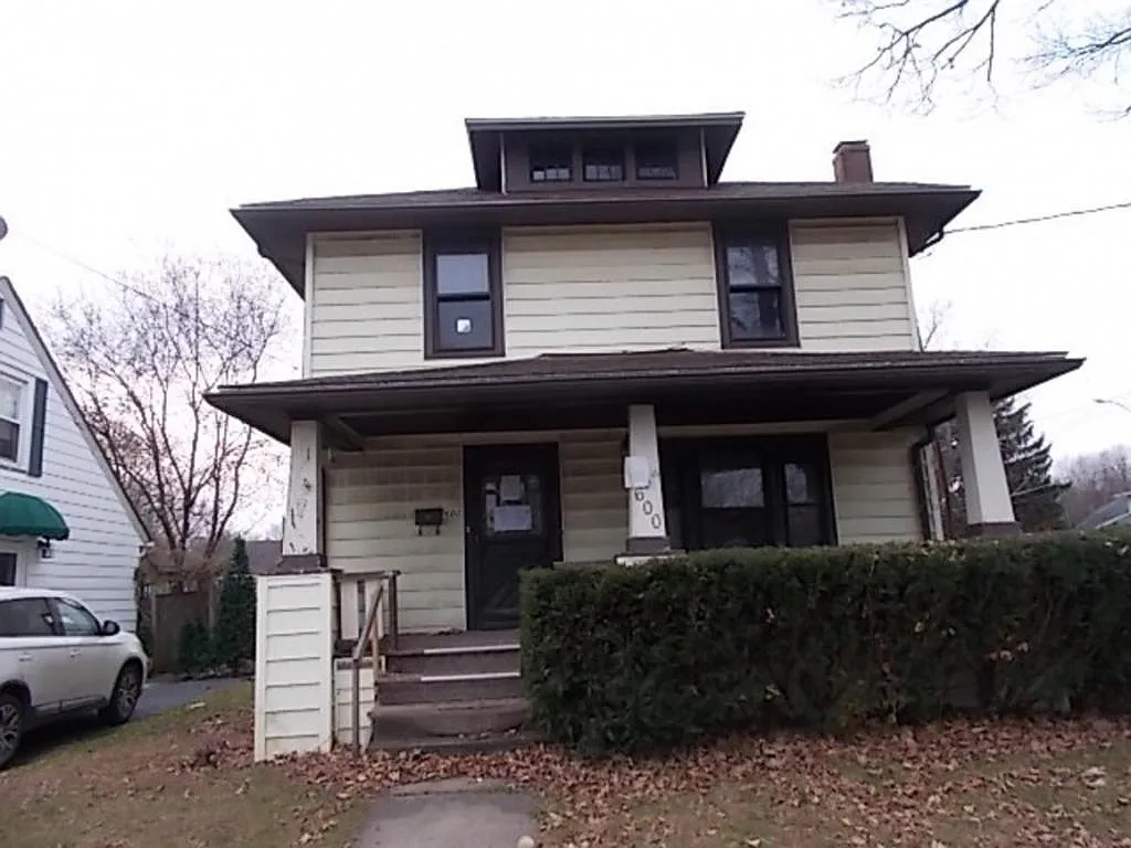 600 Spaulding St photo 1