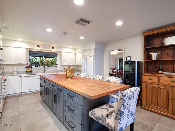 3rd image of 7220 N San Anna Dr