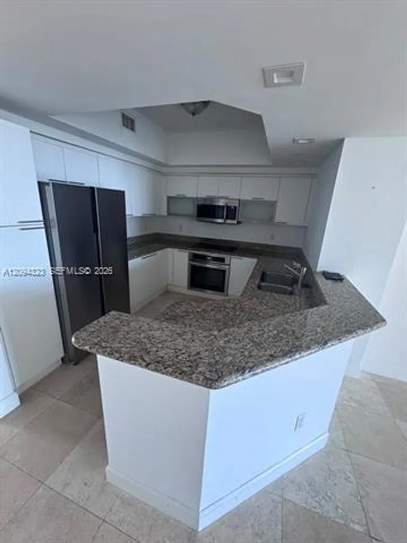 15051 Royal Oaks Ln cu-701, North Miami, FL 33181 — Photo 1