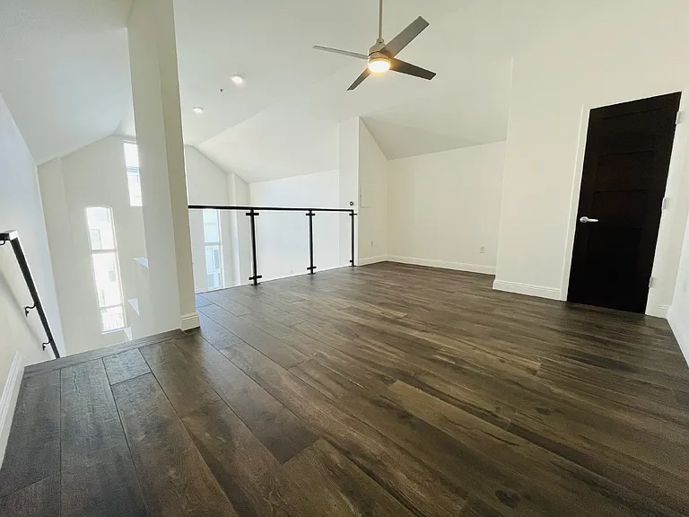 215 E McKinley St #402 — Photo 5