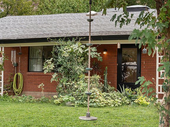 4th image of 505 S Main St
