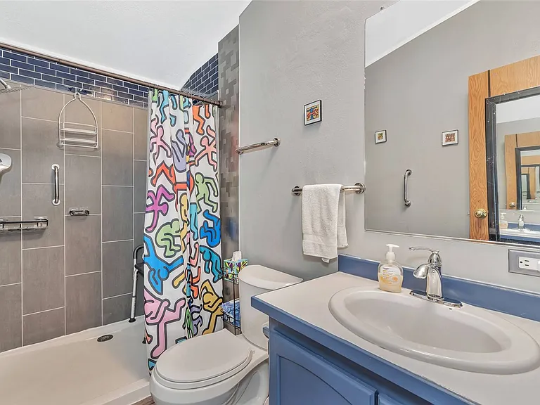 21470 5th Ave — Photo 25