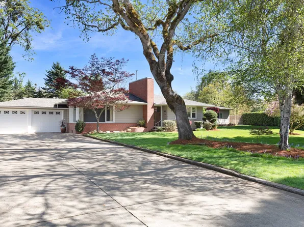 14 Royal Oaks Dr, Roseburg, OR 97471