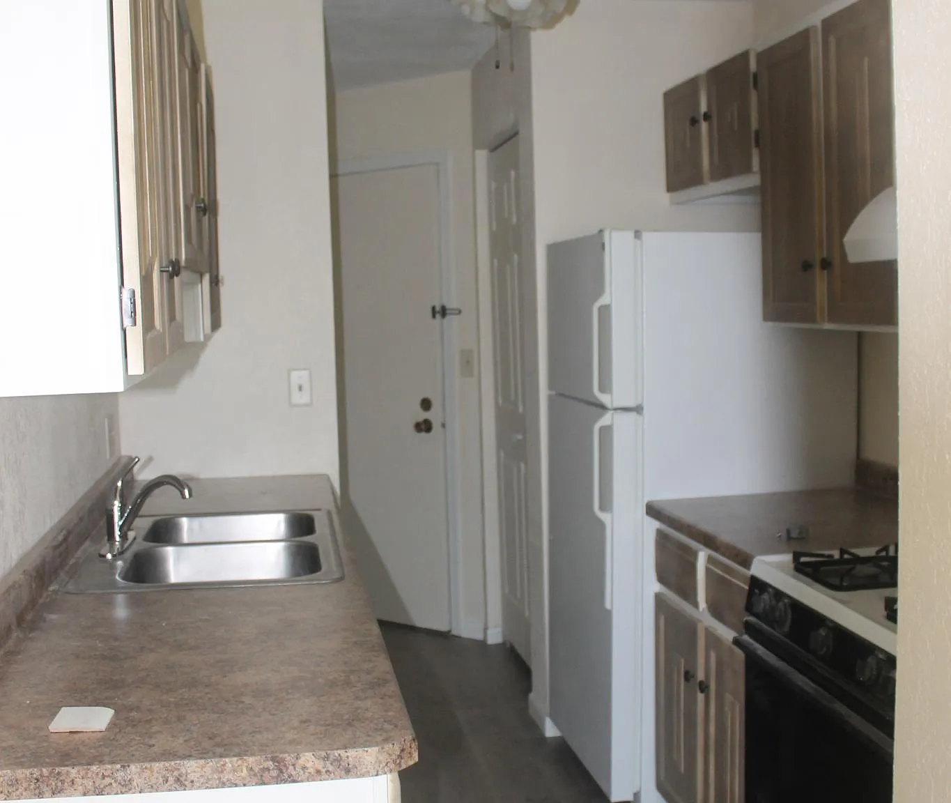 1 bed, 700 sqft, $850 — Photo 3