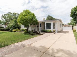 3909 Eagle Ln, Rolling Meadows, IL 60008