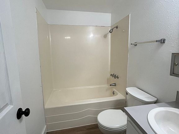 5th image of 1723 1727 Park Ave NE #1727D