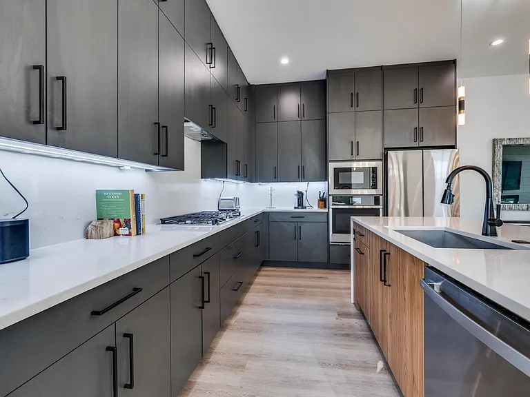 2308 Douglas Ave — Photo 4
