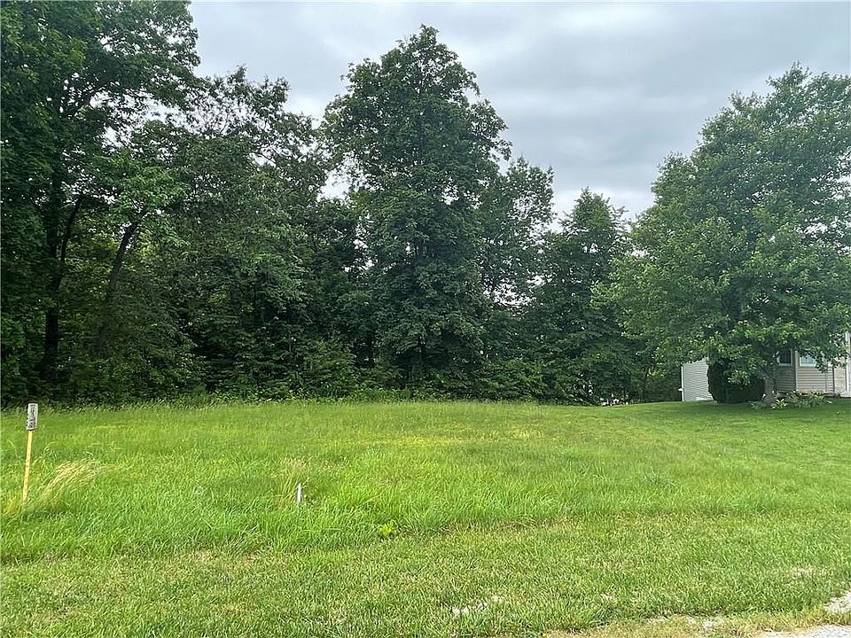 1st image of 425 Beyers Lake Est