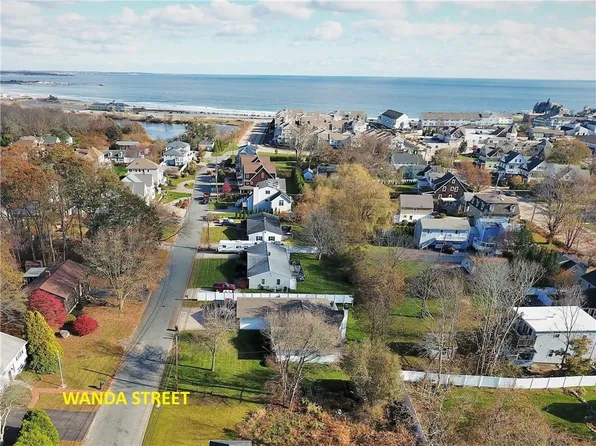 56 Wanda St, Narragansett, RI 02882