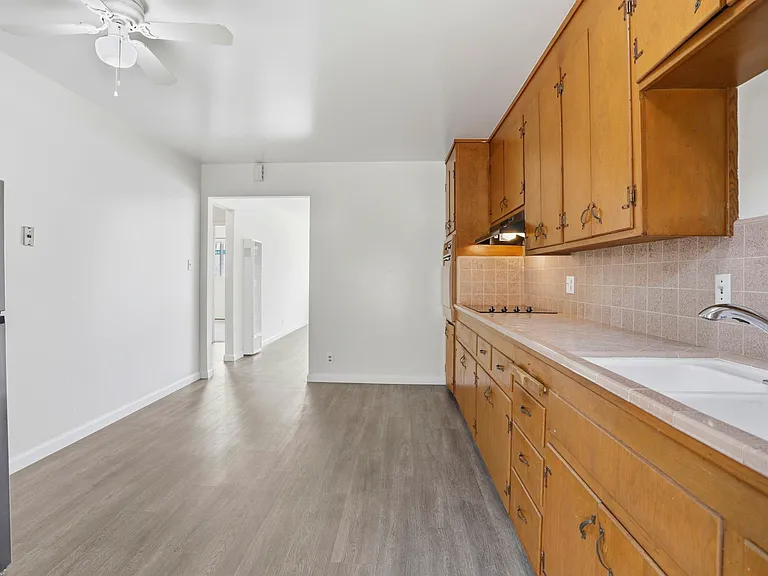 2105 Royal Dr #1 — Photo 9