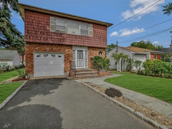 53 2nd Street, New Hyde Park, NY 11040