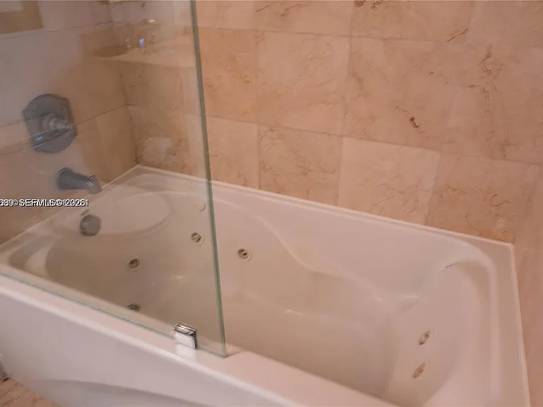 6365 Collins Ave #2710 — Photo 11