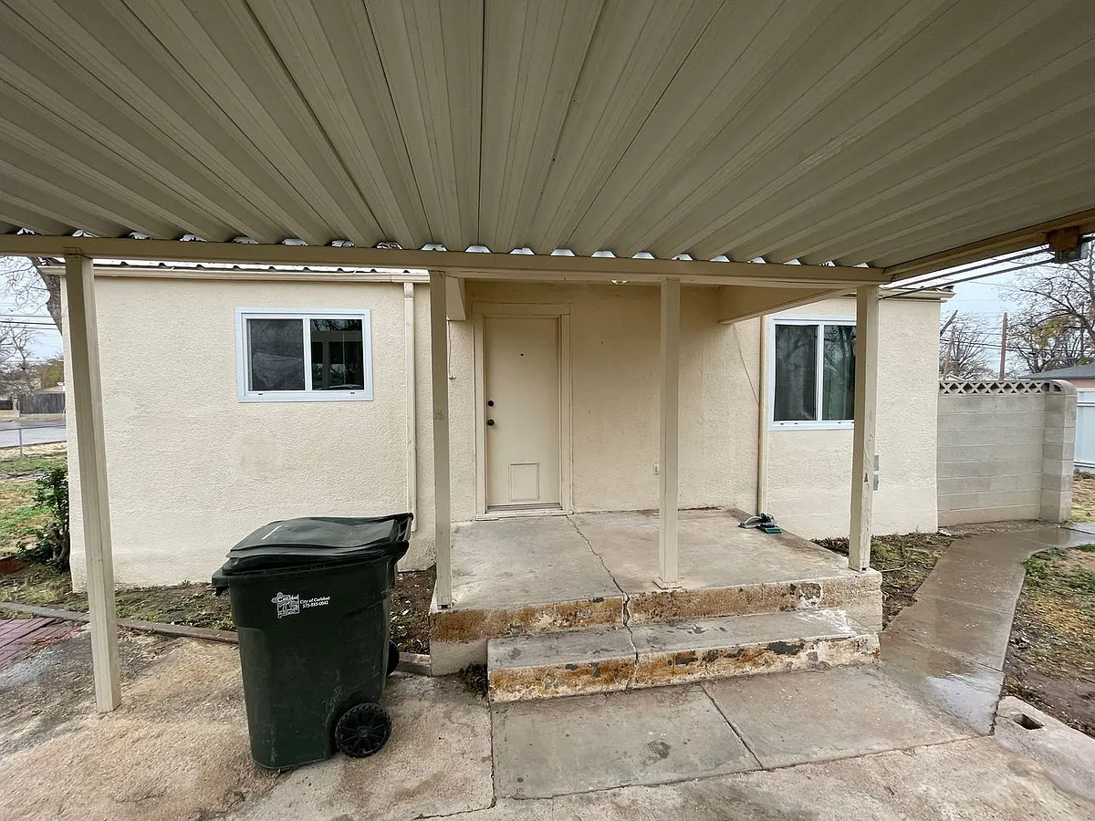 Building Photo - 2301 Avenue A