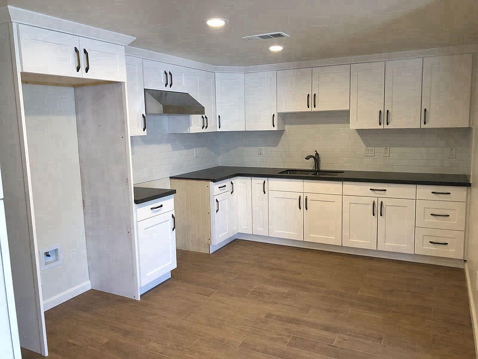 Brand New contemporary Kitchen