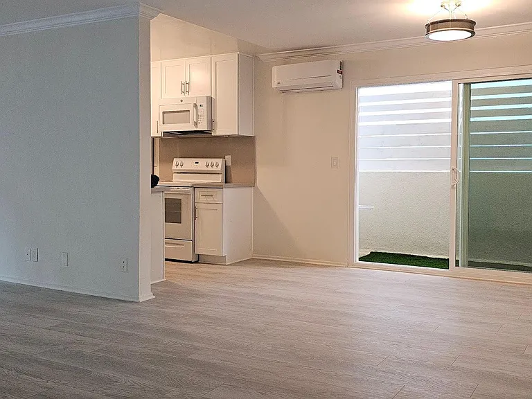923 5th St #5 — Photo 3