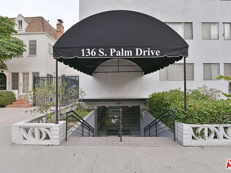 136 S Palm Dr #201 — Photo 15