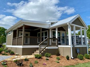 94 Mount Meadow Ln, Flat Rock, NC 28731