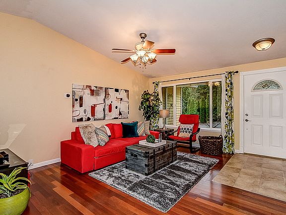 4th image of 22618 NE 14th Pl