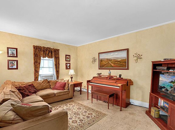 2nd image of 330 S Ahrens Ave
