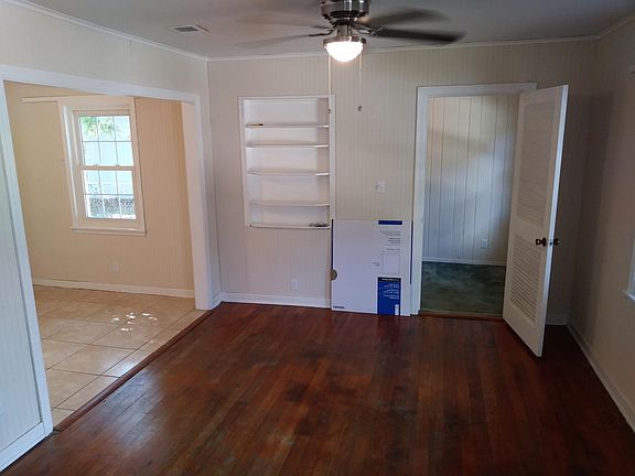 3rd image of 404 Ashantilly Ave