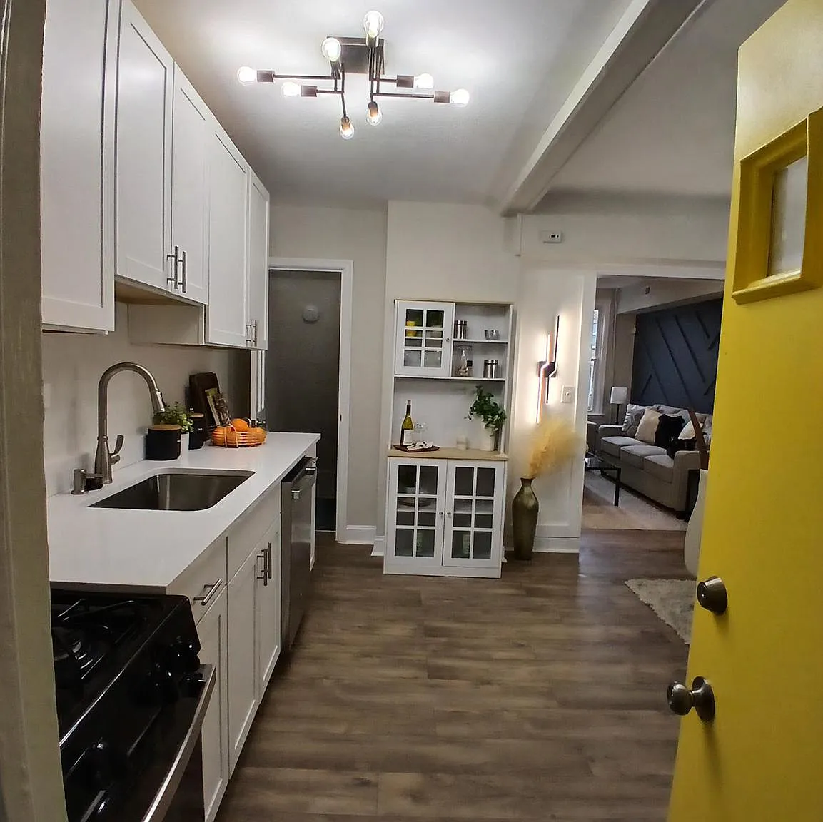3 bed, 1680 sqft, $1,700 — Photo 2