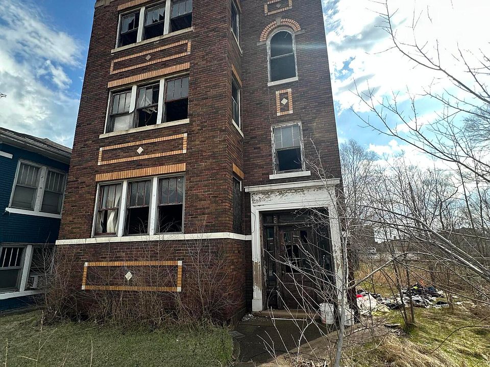 2nd image of 1151 Jackson St