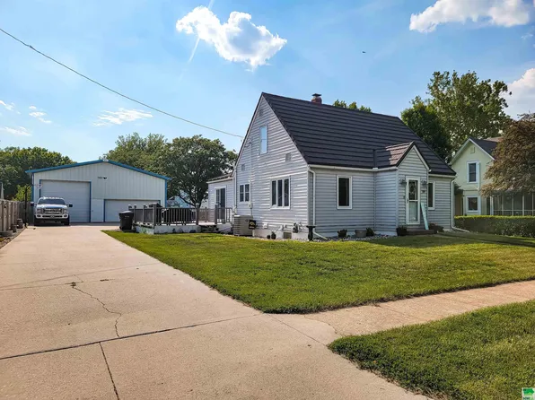 709 Beall St, Sloan, IA 51055