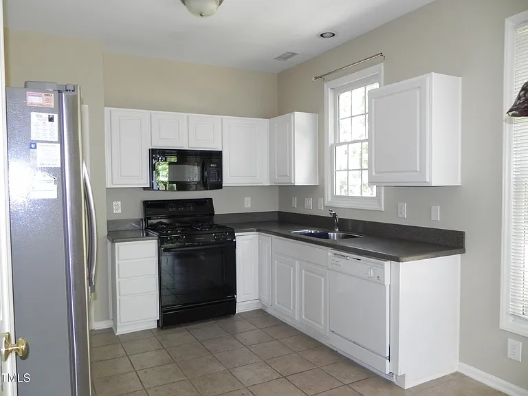 216 Castle Hayne Dr — Photo 7