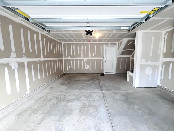 4th image of 153 Summer Violet Ln