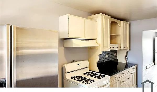 2 bed, 1000 sqft, $1,600 — Photo 4